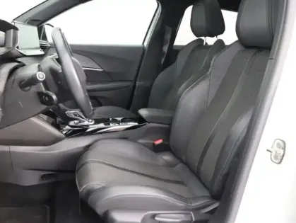 Photo 8 Peugeot 2008  e- 136ch GT