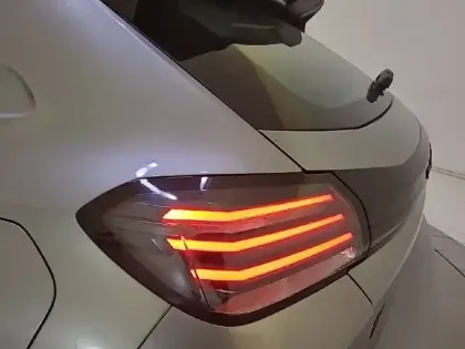 Photo 16 Peugeot 208  Hybrid 100 e-DCS6