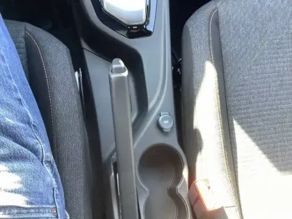 Photo 42 Peugeot 2008  Hybrid 145 e-DCS6