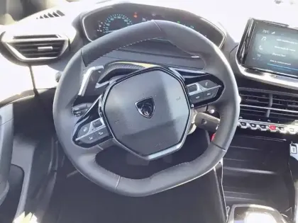 Photo 30 Peugeot 2008  Hybrid 145 e-DCS6