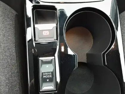 Photo 23 Peugeot 208  Electrique 50 kWh 136ch