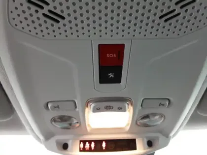 Photo 32 Peugeot 208  Electrique 50 kWh 136ch