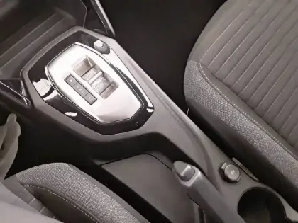 Photo 35 Peugeot 208  Hybrid 100 e-DCS6