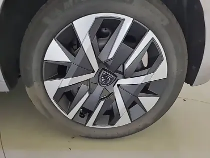 Photo 12 Peugeot 208  Hybrid 100 e-DCS6