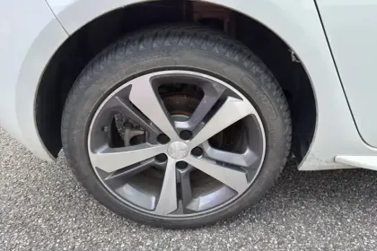 Photo 13 Peugeot 308  PureTech 130ch S&S BVM6