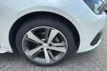 Photo 12 Peugeot 308  PureTech 130ch S&S BVM6