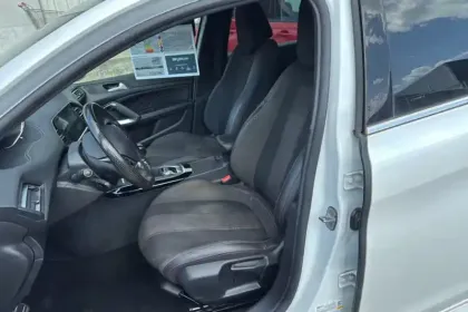 Photo 8 Peugeot 308  PureTech 130ch S&S BVM6