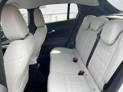 Photo 11 Fiat 600  e 156ch 54kWh La Prima