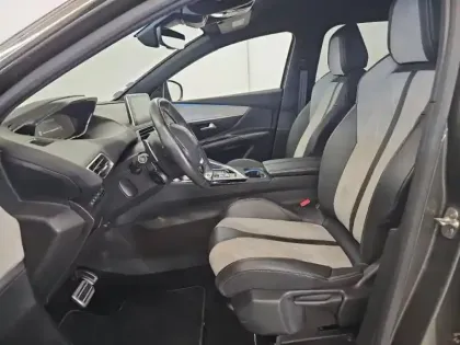 Photo 13 Peugeot 3008  HYBRID4 300ch GT e-EAT8 11cv