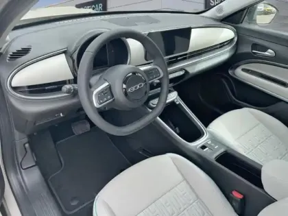 Photo 7 Fiat 600  1.2 Hybrid 100ch La Prima DCT6