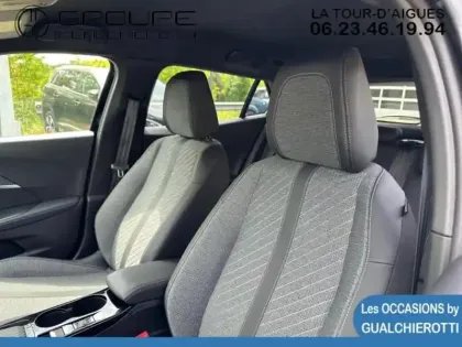 Photo 23 Peugeot 2008  1.2 Hybrid 145ch Allure e-DCS6