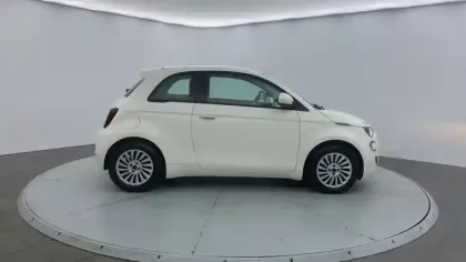 Photo 18 Fiat 500  e 95 ch Nouvelle 