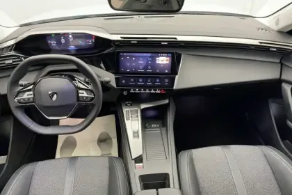 Photo 40 Peugeot 308  PureTech 130ch S&S EAT8