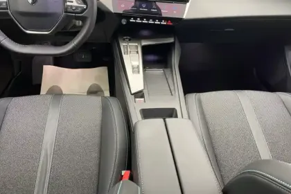 Photo 41 Peugeot 308  PureTech 130ch S&S EAT8