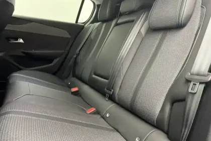 Photo 45 Peugeot 308  PureTech 130ch S&S EAT8