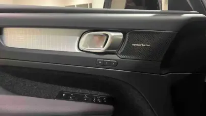 Photo 33 Volvo Xc40  B3 163 ch DCT7