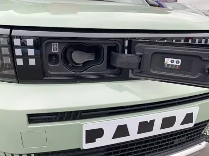 Photo 24 Fiat Grande Panda  e 83ch