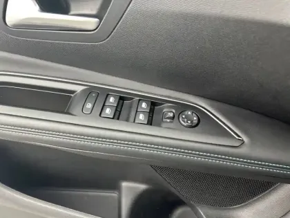 Photo 71 Peugeot 3008  BlueHDi 130ch S&S EAT8