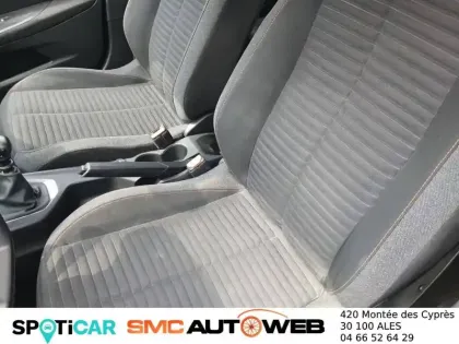 Photo 8 Peugeot 2008  PureTech 130 S&S BVM6