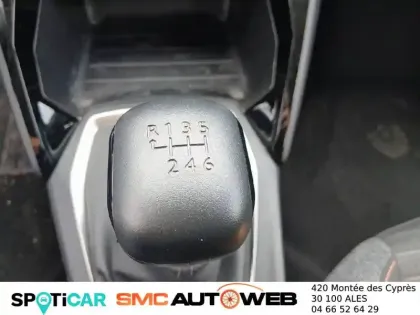 Photo 16 Peugeot 2008  PureTech 130 S&S BVM6