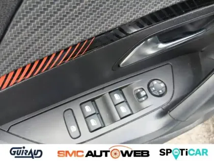 Photo 33 Peugeot 2008  PureTech 130 S&S BVM6