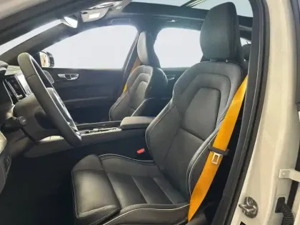 Photo 7 Volvo Xc60  T8 AWD Hybride rechargeable 310 ch+145 ch Geartronic 8