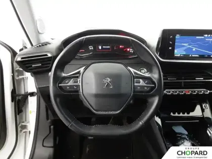 Photo 15 Peugeot 2008  PureTech 100 S&S BVM6