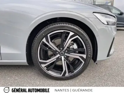 Photo 9 Volvo S60  B4 197 ch DCT7