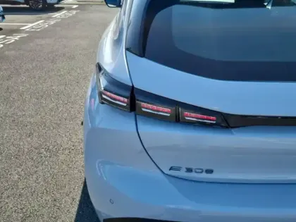 Photo 36 Peugeot 308  Electrique 54 kWh 156ch