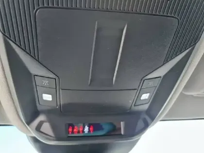 Photo 37 Peugeot 308  Electrique 54 kWh 156ch