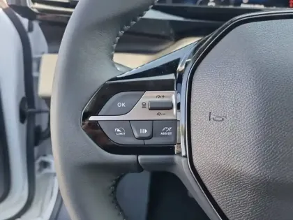 Photo 38 Peugeot 308  Electrique 54 kWh 156ch