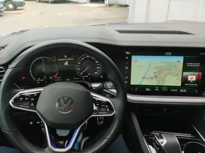 Photo 13 Volkswagen Touareg  3.0 TSI eHybrid 462ch R 4Motion BVA8