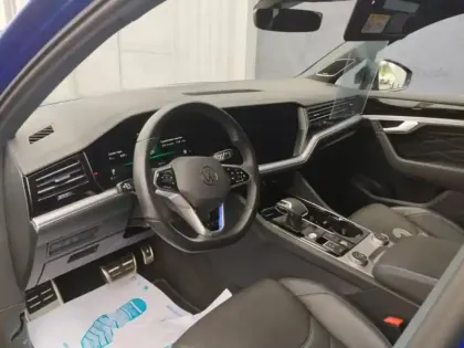 Photo 9 Volkswagen Touareg  3.0 TSI eHybrid 462ch R 4Motion BVA8