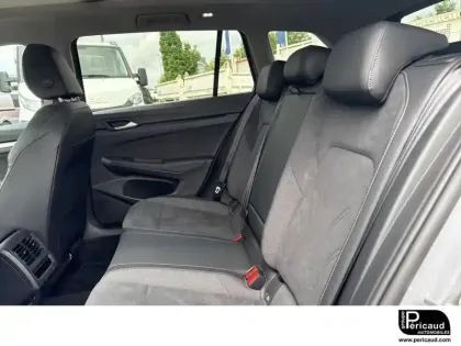 Photo 22 Volkswagen Golf  SW 1.5 eTSI EVO2 150 DSG7