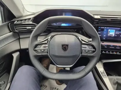 Photo 38 Peugeot 308  PureTech 130ch S&S BVM6