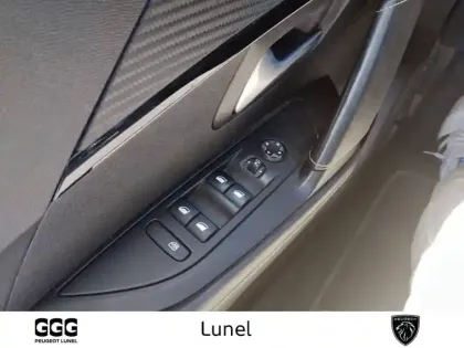 Photo 12 Peugeot 208  PureTech 130 S&S EAT8