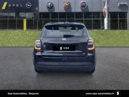 Photo 4 Fiat 600 e 54 kWh 156 ch