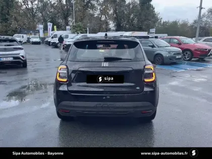 Photo 44 Fiat 600 e 54 kWh 156 ch