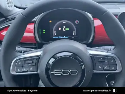 Photo 17 Fiat 600 e 54 kWh 156 ch