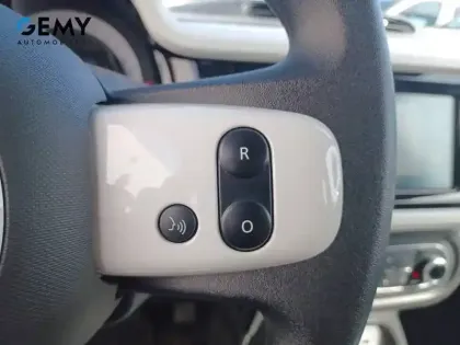 Photo 13 Renault Twingo  III Achat Intégral - 21