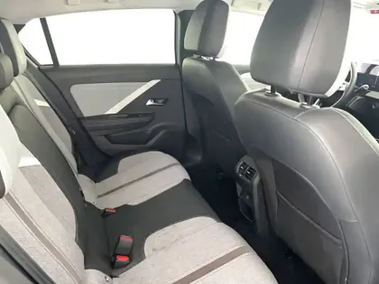 Photo 56 Opel Astra  Hybrid 180 ch BVA8