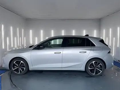 Photo 31 Opel Astra  Hybrid 180 ch BVA8