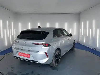 Photo 34 Opel Astra  Hybrid 180 ch BVA8