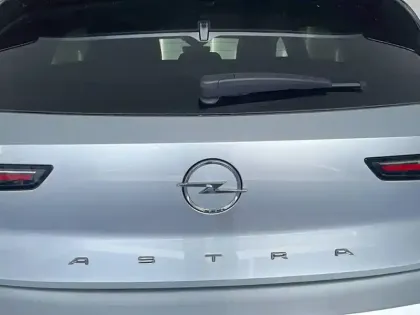 Photo 47 Opel Astra  Hybrid 180 ch BVA8