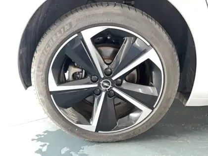 Photo 45 Opel Astra  Hybrid 180 ch BVA8