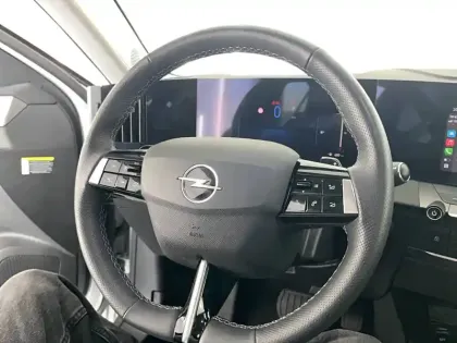 Photo 43 Opel Astra  Hybrid 180 ch BVA8