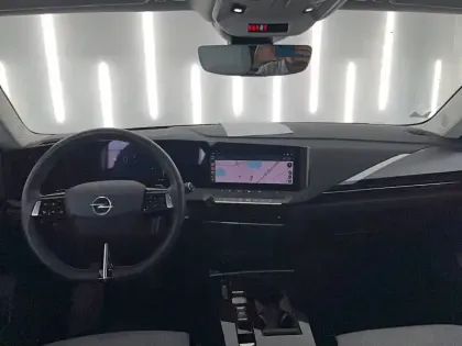 Photo 39 Opel Astra  Hybrid 180 ch BVA8