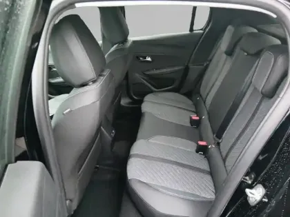 Photo 33 Peugeot 208  Electrique 50 kWh 136ch