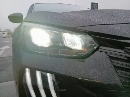 Photo 37 Peugeot 208  Electrique 50 kWh 136ch