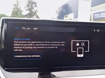 Photo 39 Peugeot 2008  Hybrid 136 e-DCS6